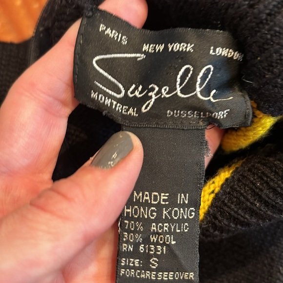 Vintage Suzelle sweater, size small - Picture 3 of 6